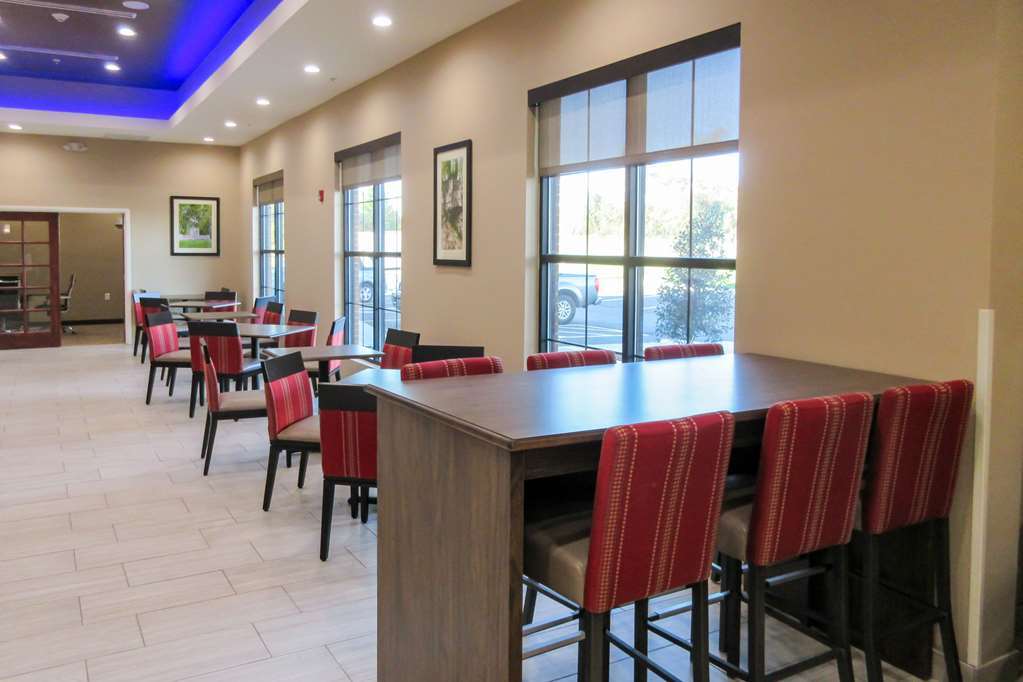 Comfort Suites Greensboro-High Point Ресторан фото