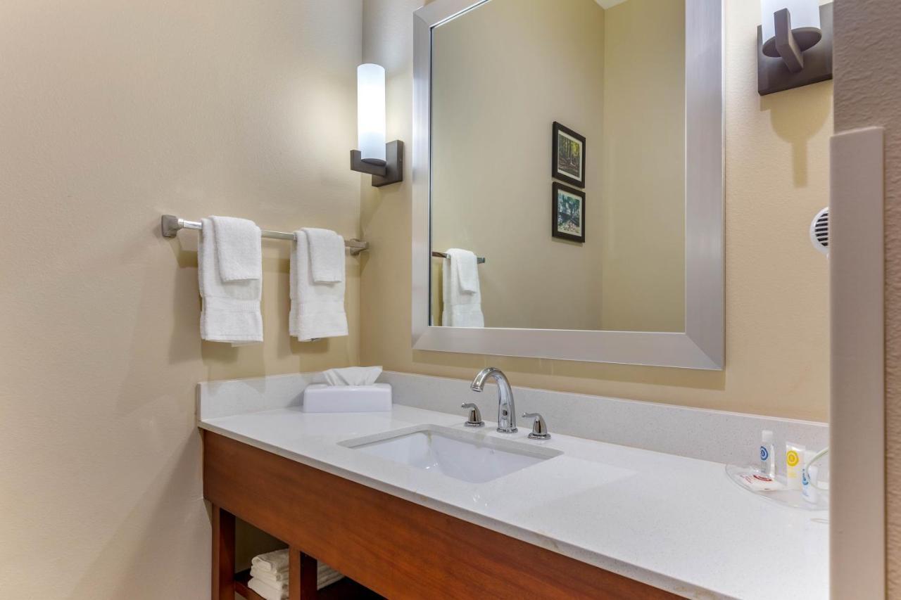 Comfort Suites Greensboro-High Point Екстер'єр фото