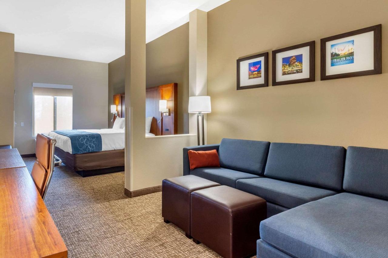 Comfort Suites Greensboro-High Point Екстер'єр фото