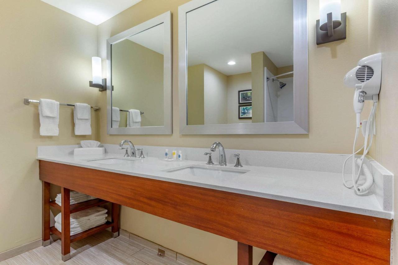 Comfort Suites Greensboro-High Point Екстер'єр фото